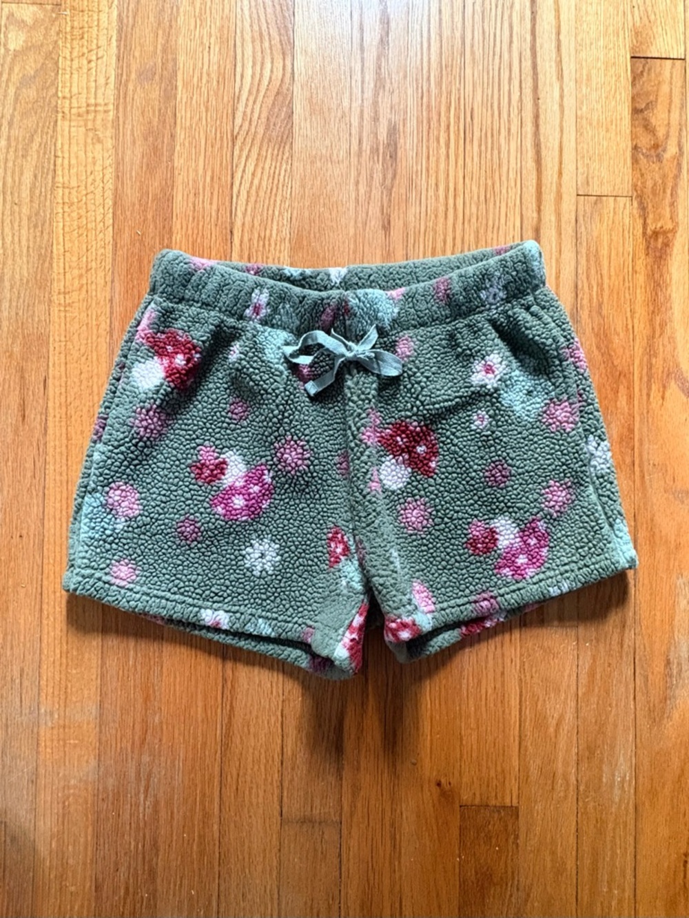 Hot Topic Women’s Frog Mushroom Plush Sherpa Lounge Shorts Green Medium